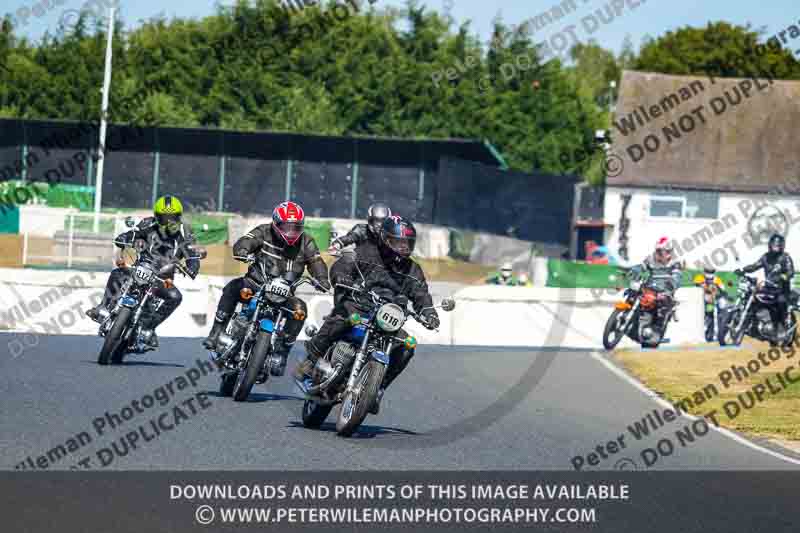 Vintage motorcycle club;eventdigitalimages;mallory park;mallory park trackday photographs;no limits trackdays;peter wileman photography;trackday digital images;trackday photos;vmcc festival 1000 bikes photographs